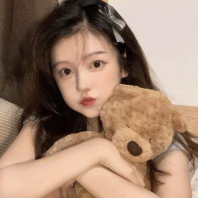 纸板屋女孩